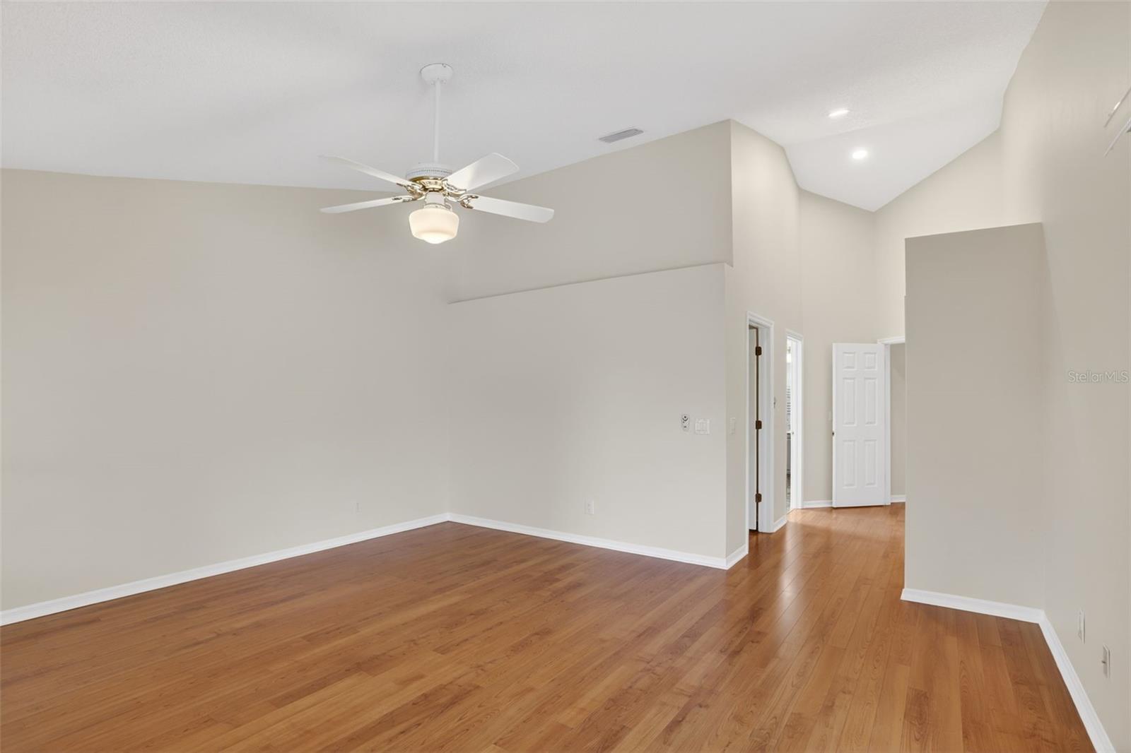 HUNTERS CREEK TR 130 PH 01 - Residential