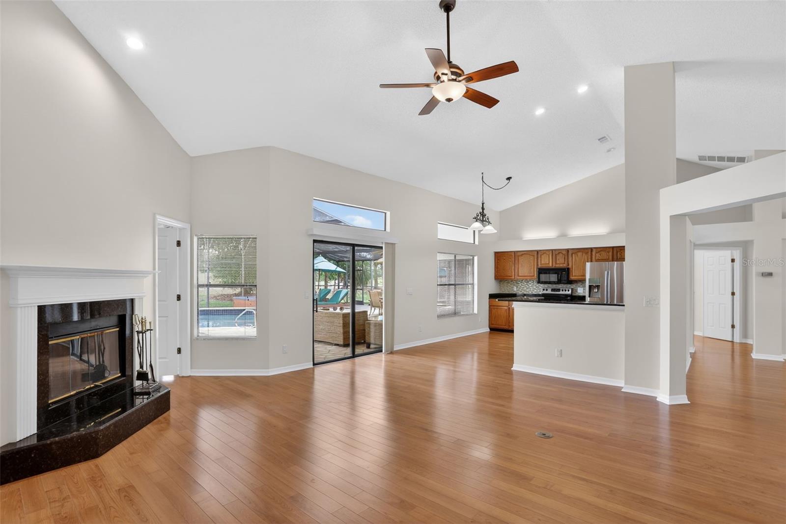 HUNTERS CREEK TR 130 PH 01 - Residential