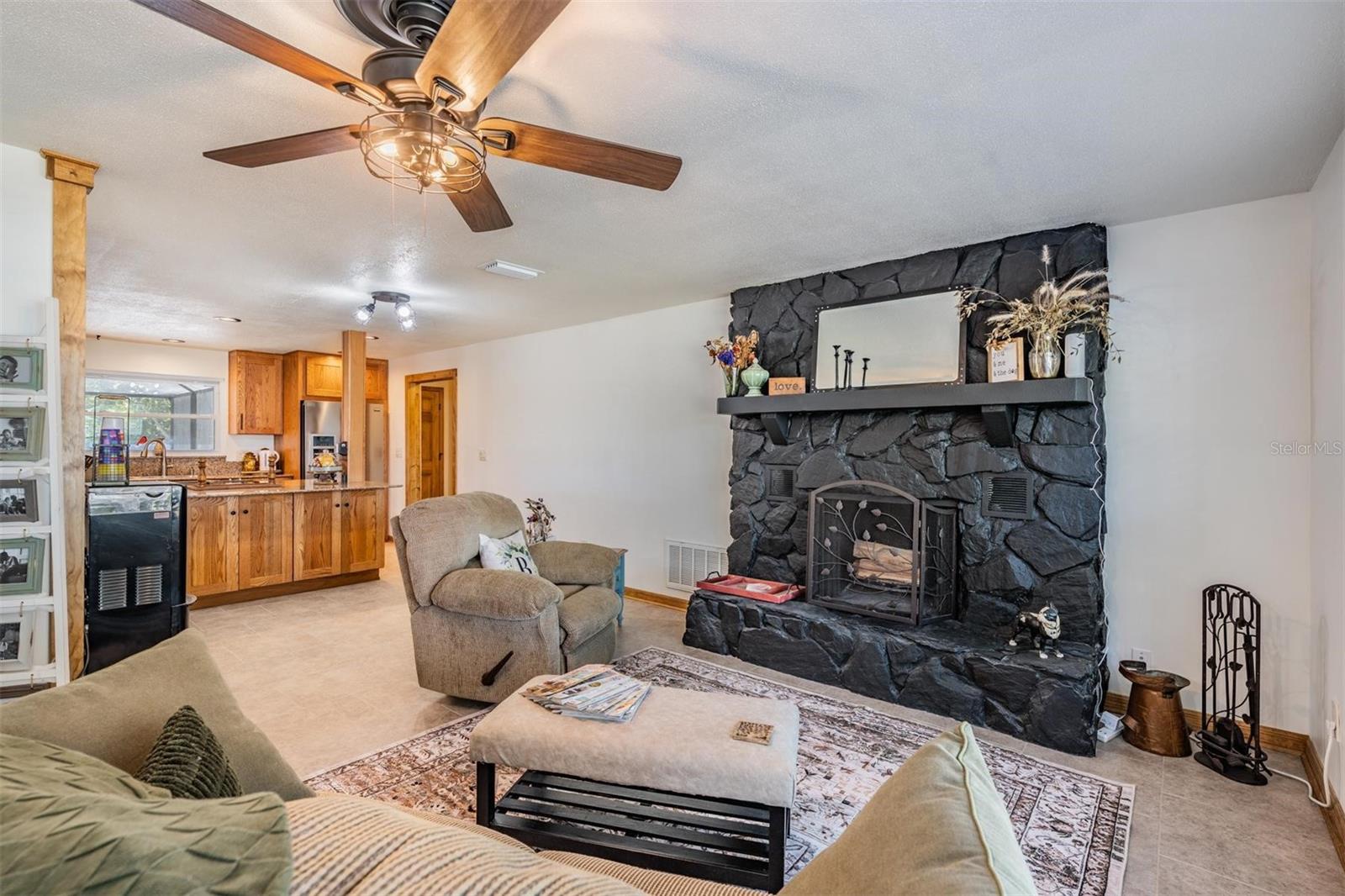 2405 SUMMERLIN DRIVE