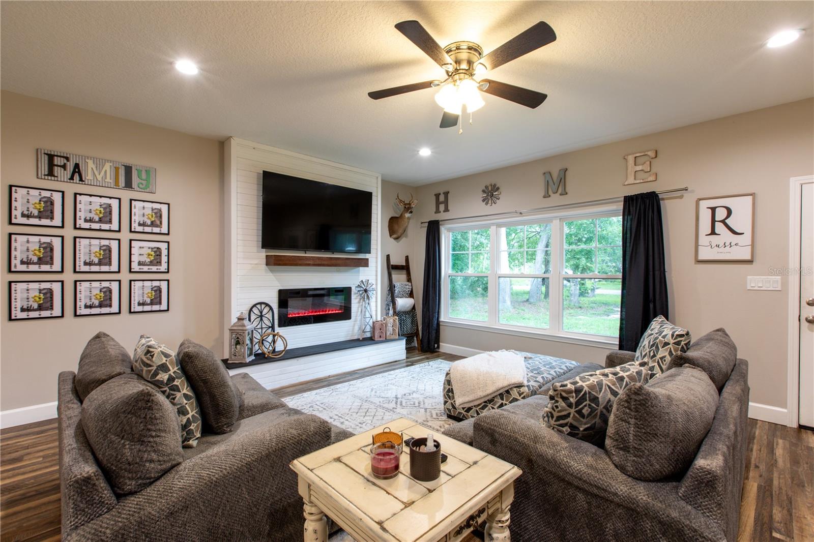 SILVER OAKS SUB PH 3 - Residential