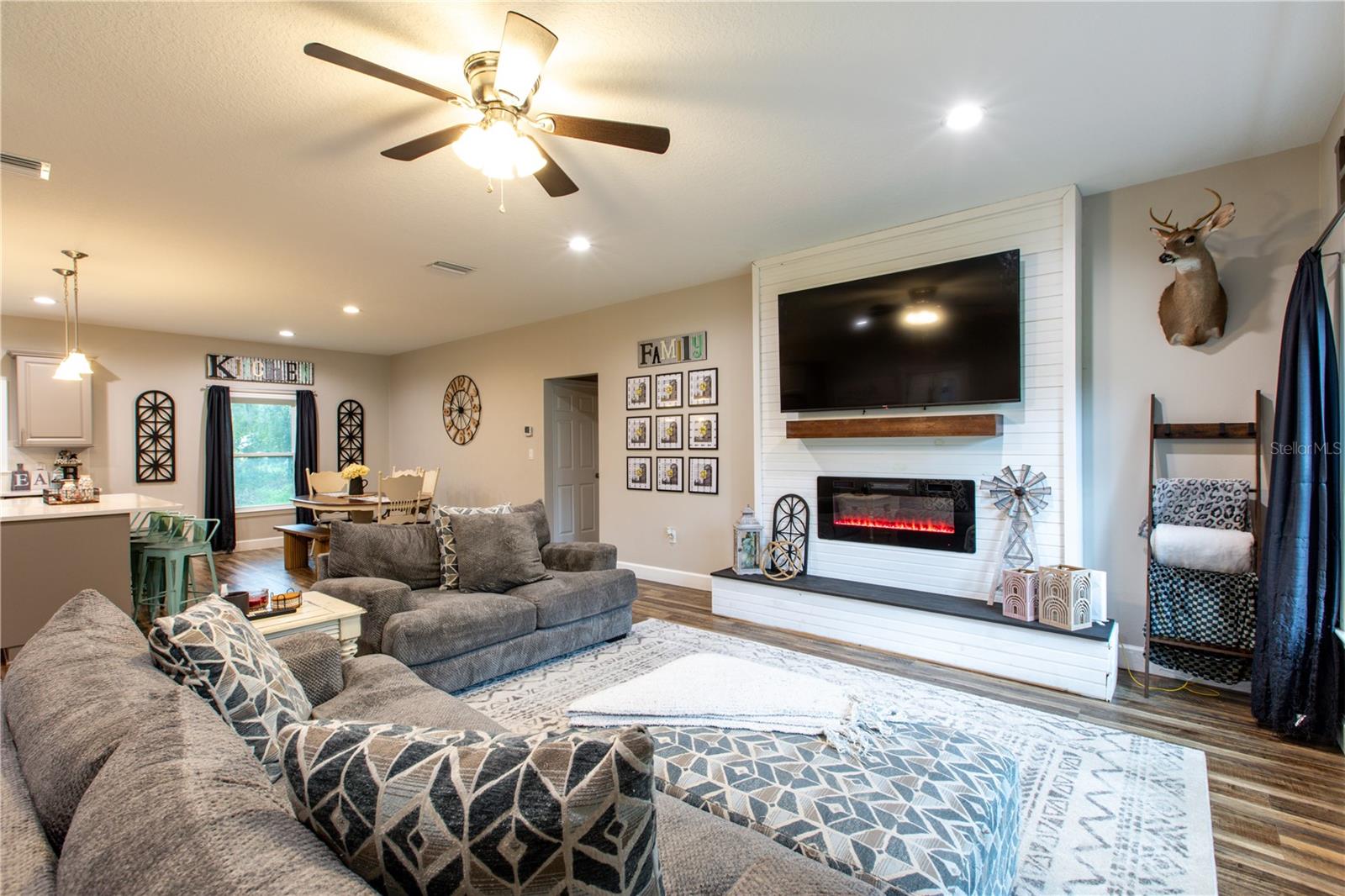 SILVER OAKS SUB PH 3 - Residential