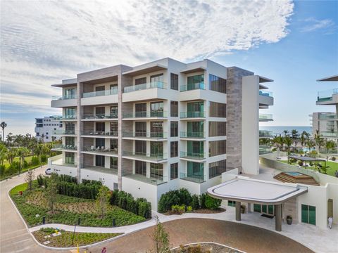 Photo of 1581 Gulf Of Mexico Drive #507, Longboat Key, FL 34228 (MLS # A4665165)