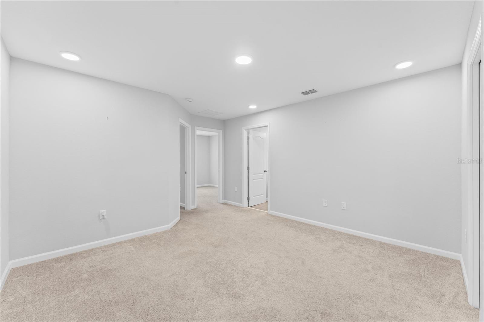 TOWNS AT TUSKAWILLA COMMONS - Residential