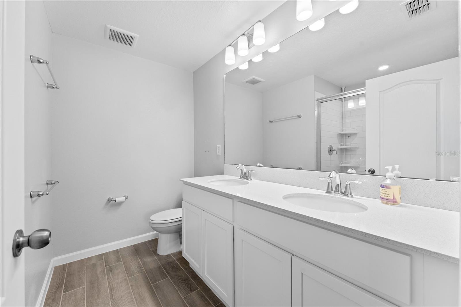 TOWNS AT TUSKAWILLA COMMONS - Residential