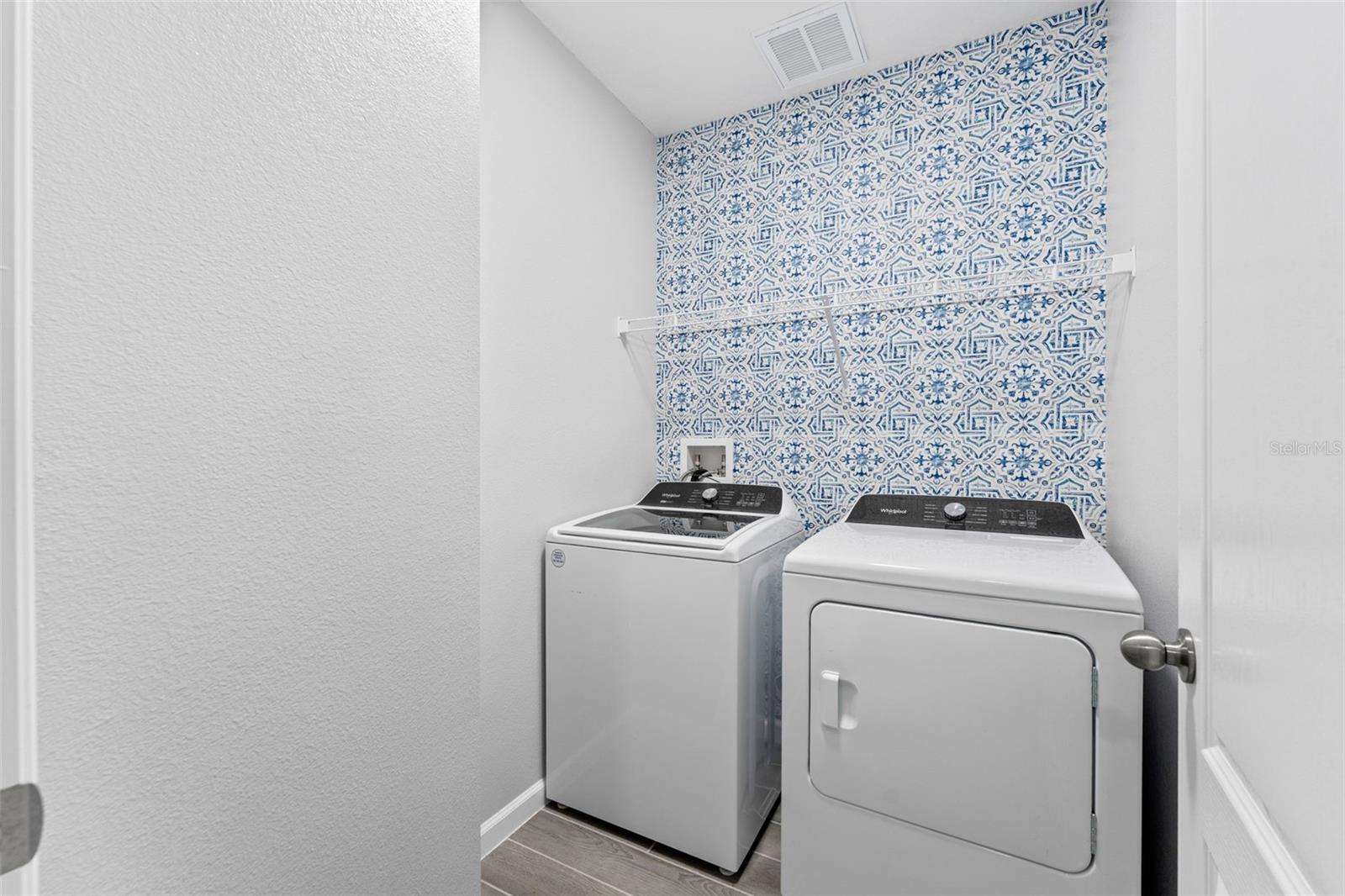 TOWNS AT TUSKAWILLA COMMONS - Residential