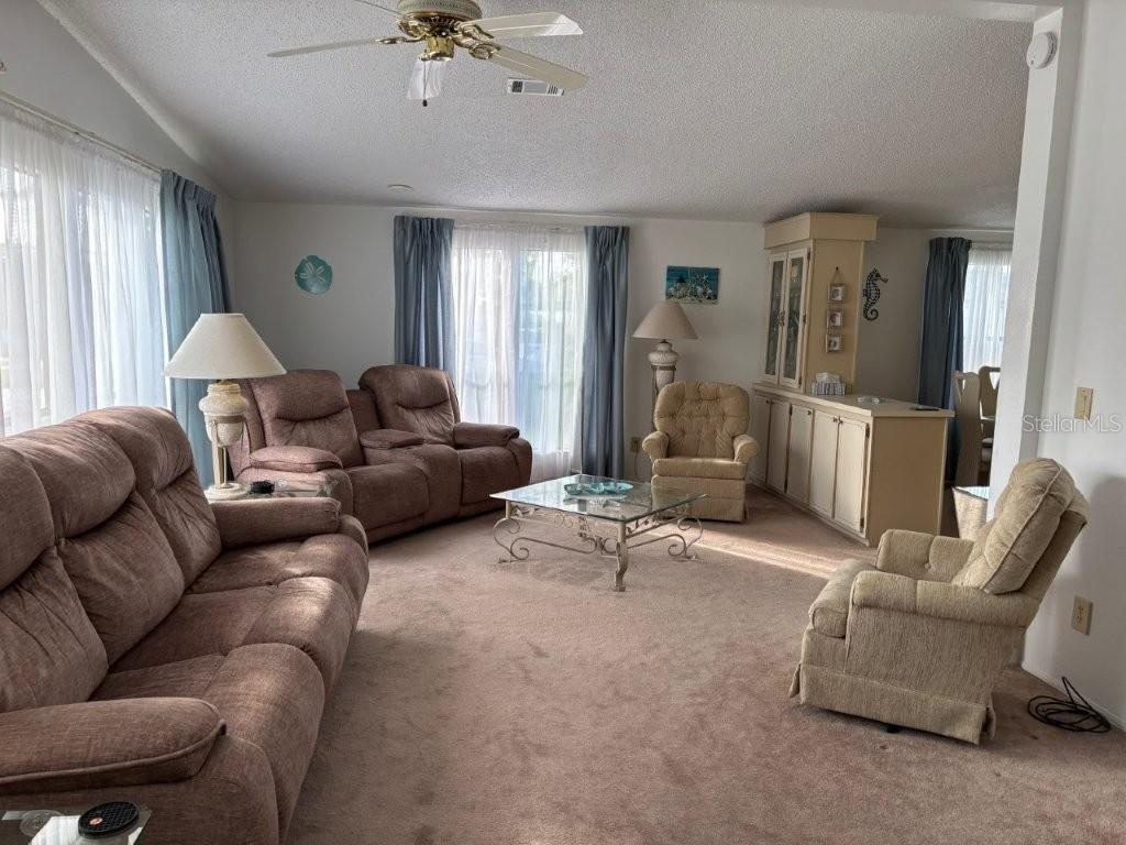 ORANGE BLOSSOM GARDENS UN #6 - Residential Lease