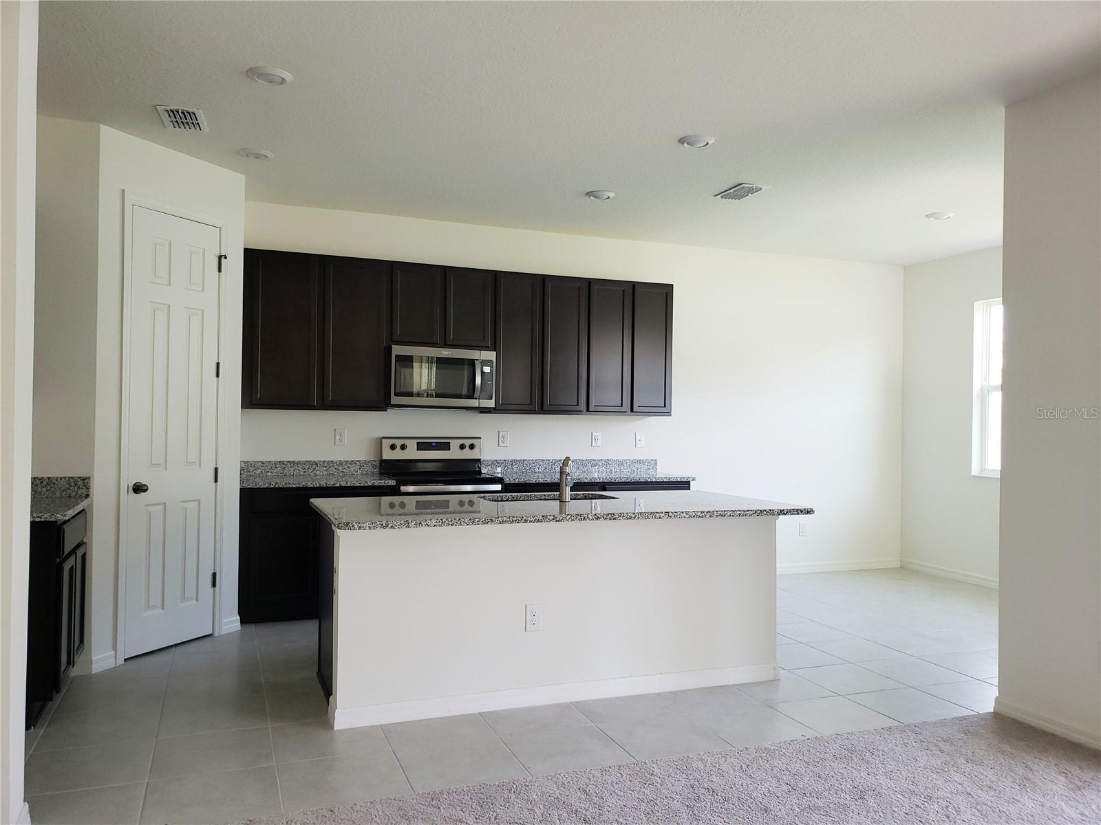 GRADY POINTE - Residential Lease