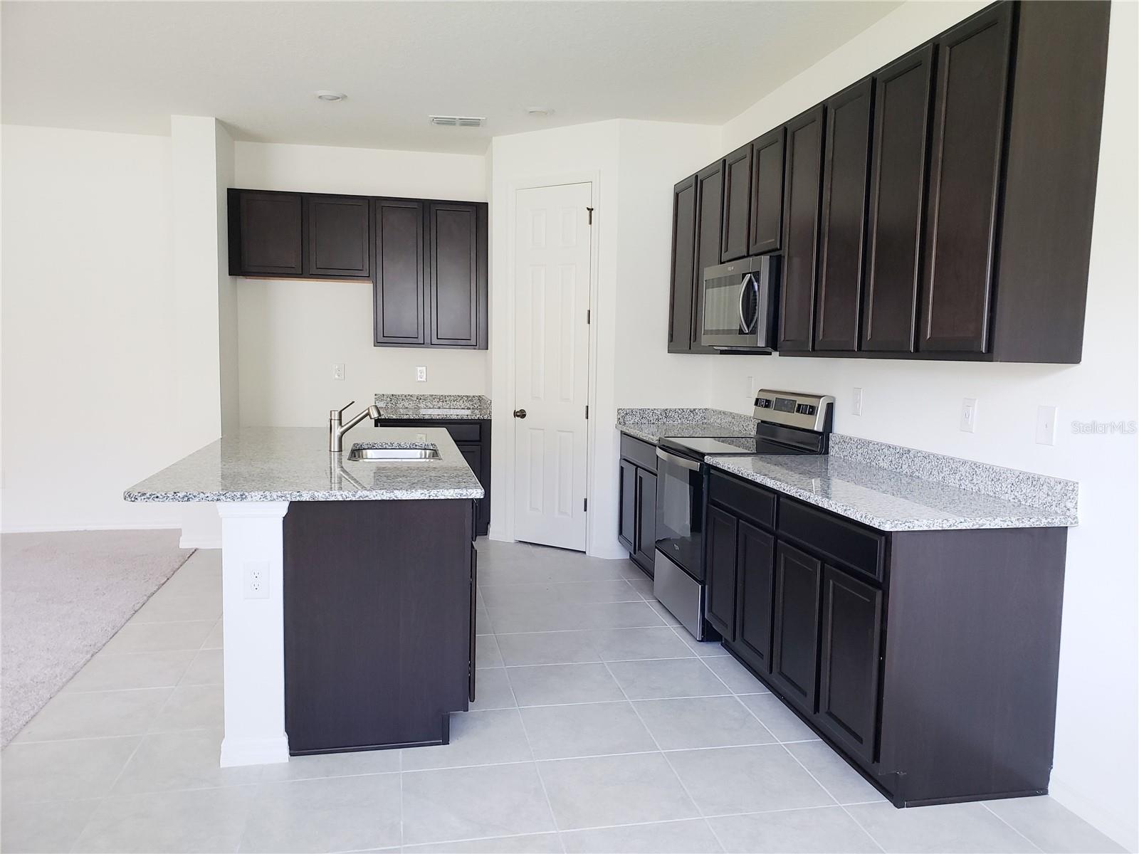 GRADY POINTE - Residential Lease