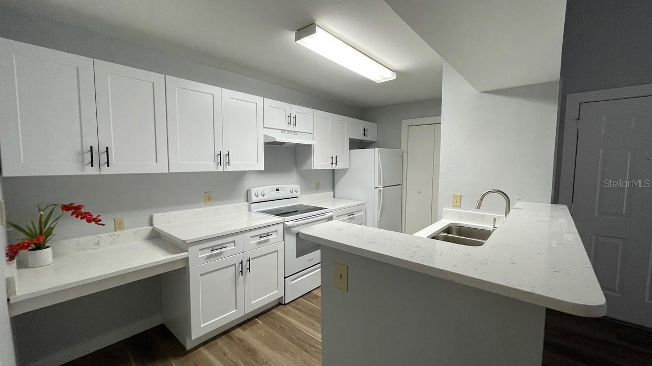 REGENCY GARDENS - Residential