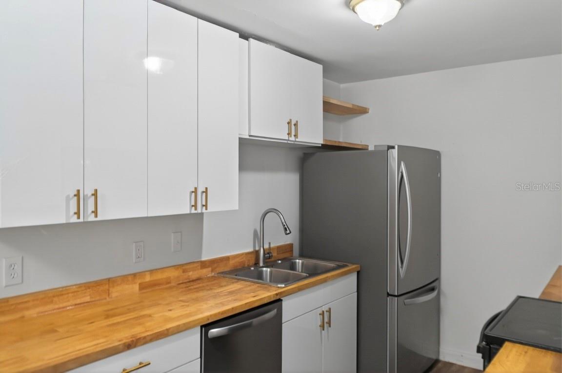 ENGELWOOD PARK - Residential