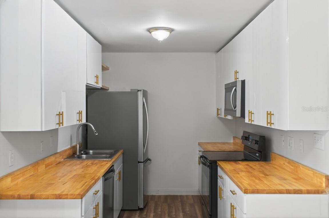 ENGELWOOD PARK - Residential