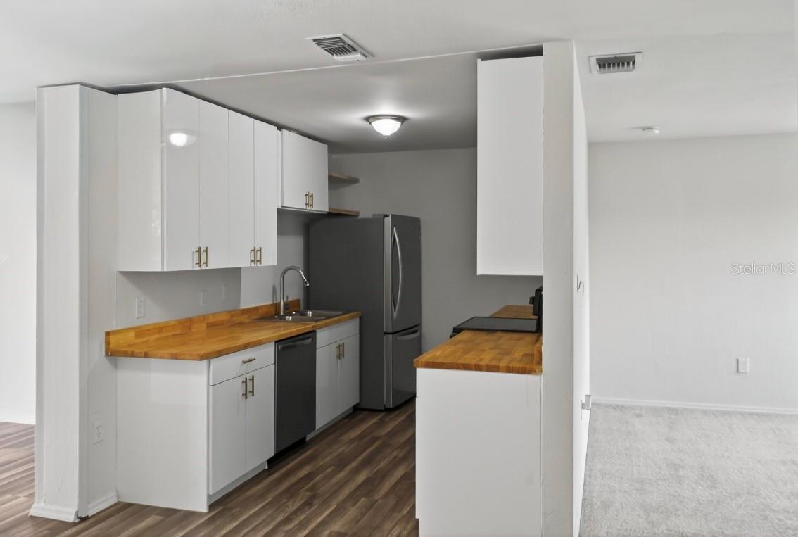 ENGELWOOD PARK - Residential