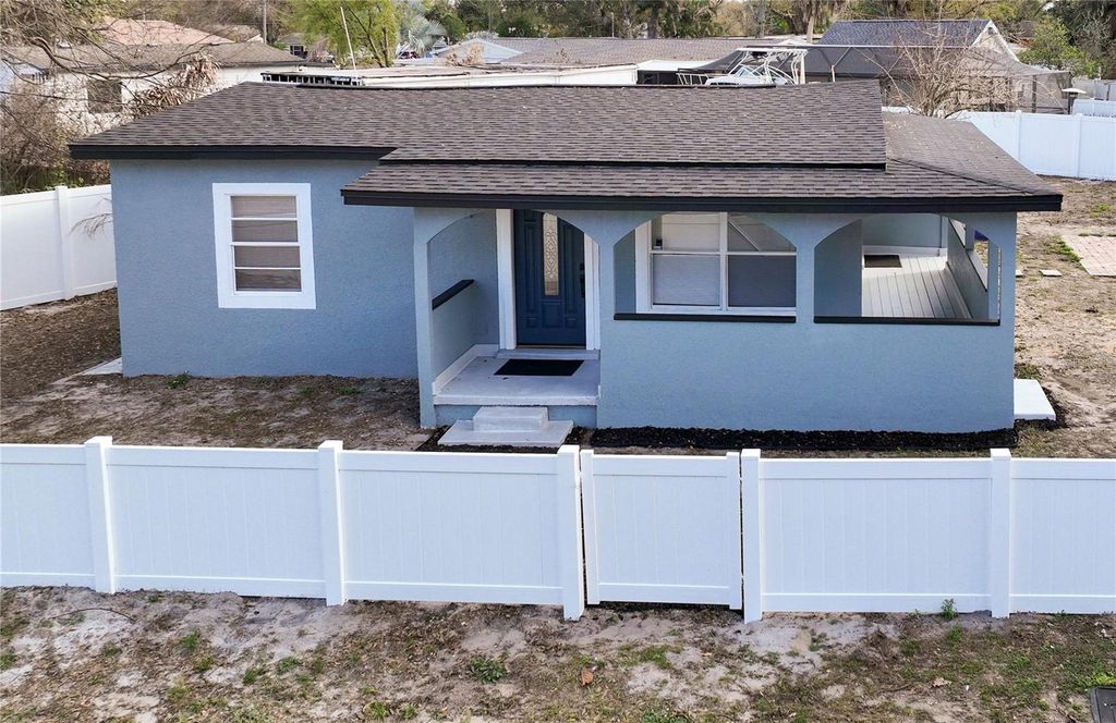 Photo of 9010 W Hamilton Avenue, Tampa, FL 33615 (MLS # TB8483297)