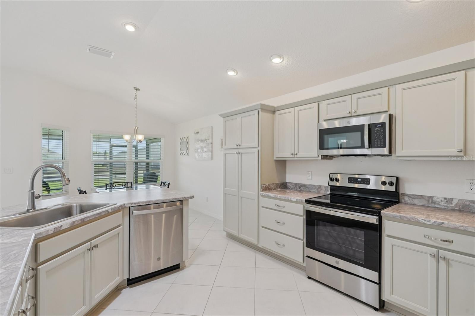 OXFORD OAKS PH 2 - Residential