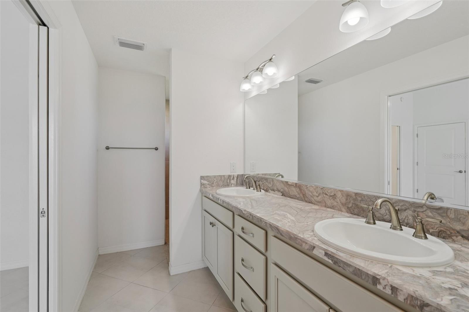 OXFORD OAKS PH 2 - Residential