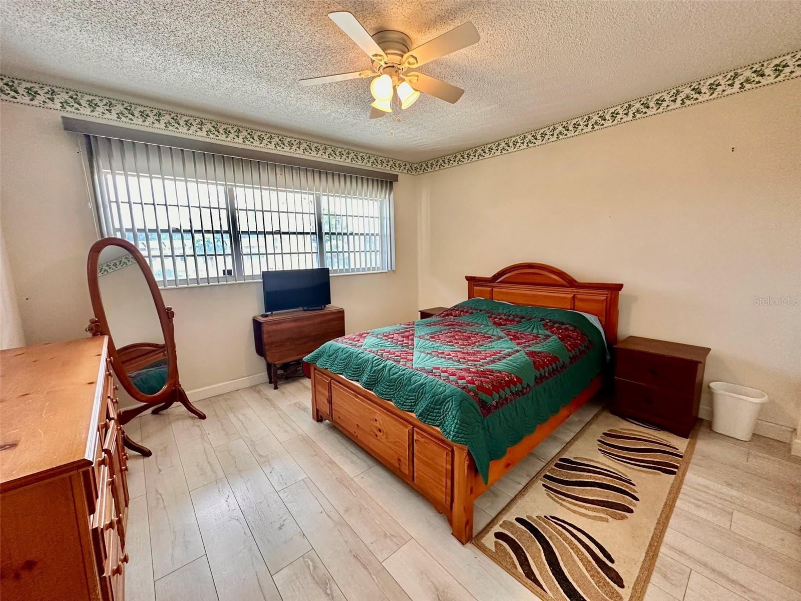 ON TOP OF THE WORLD - Residential