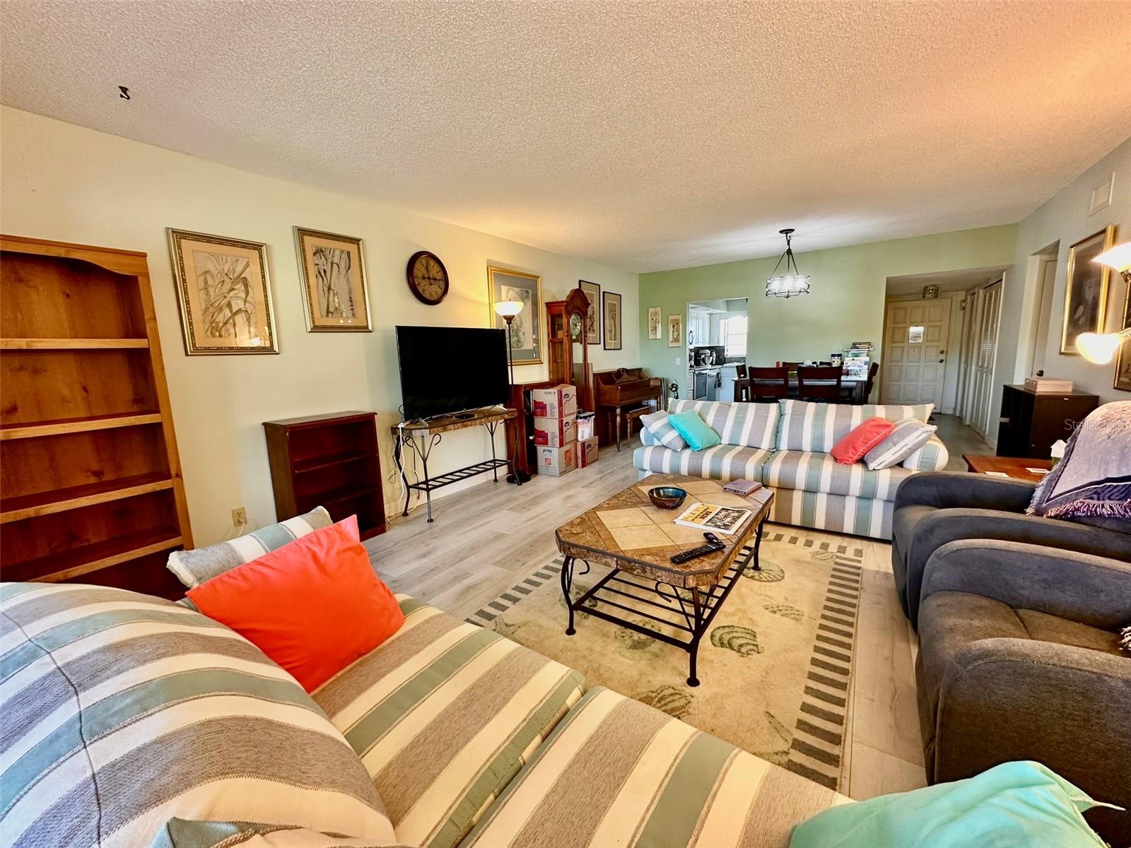 ON TOP OF THE WORLD - Residential