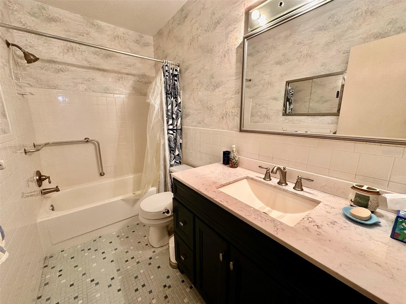 ON TOP OF THE WORLD - Residential