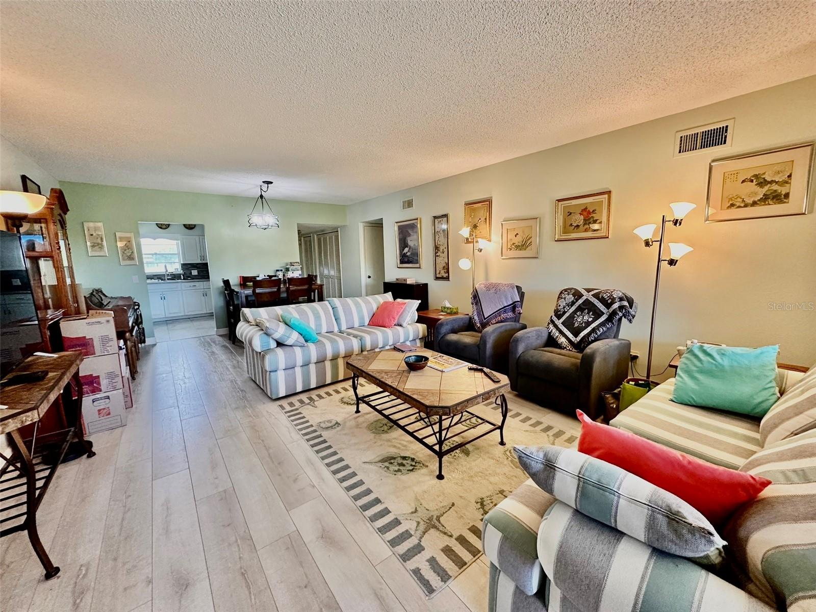 ON TOP OF THE WORLD - Residential