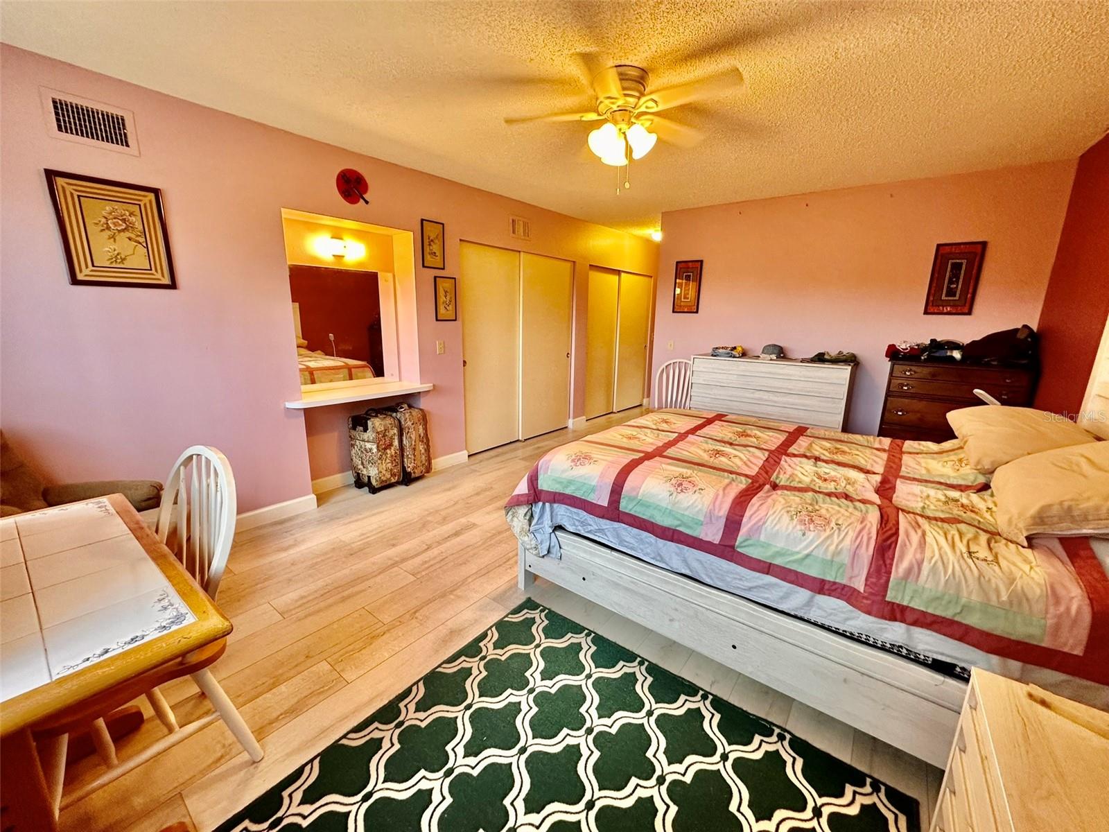 ON TOP OF THE WORLD - Residential