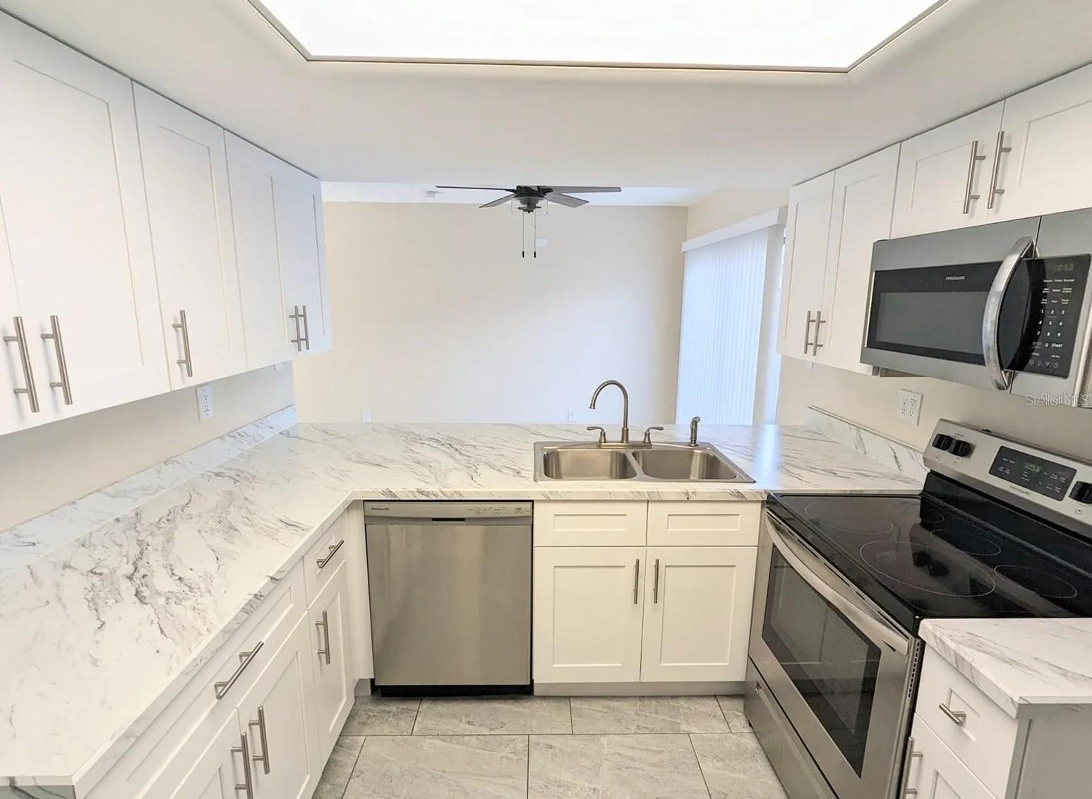 3111 CREEKGLEN COURT