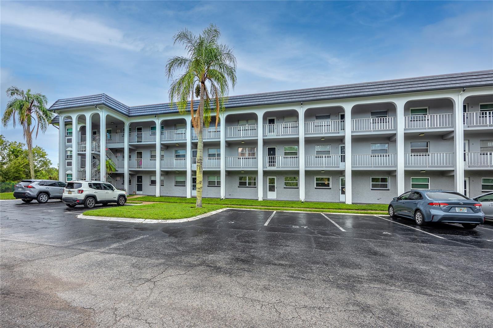 IMPERIAL PARK CONDO - Residential