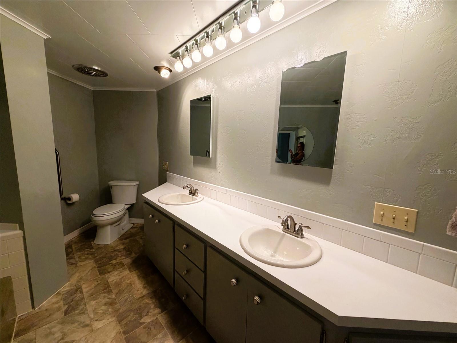 HAWTHORNE AT LEESBURG A COOP - Residential