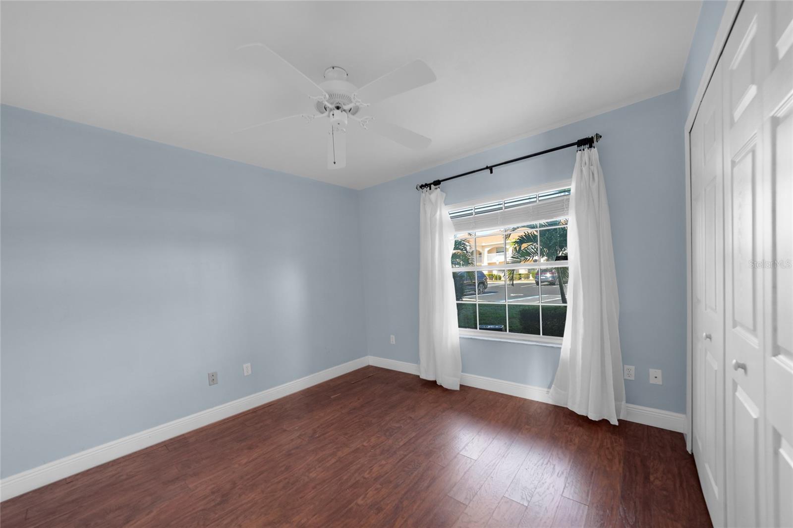 NORTH SHORE/KINGSWAY - Residential