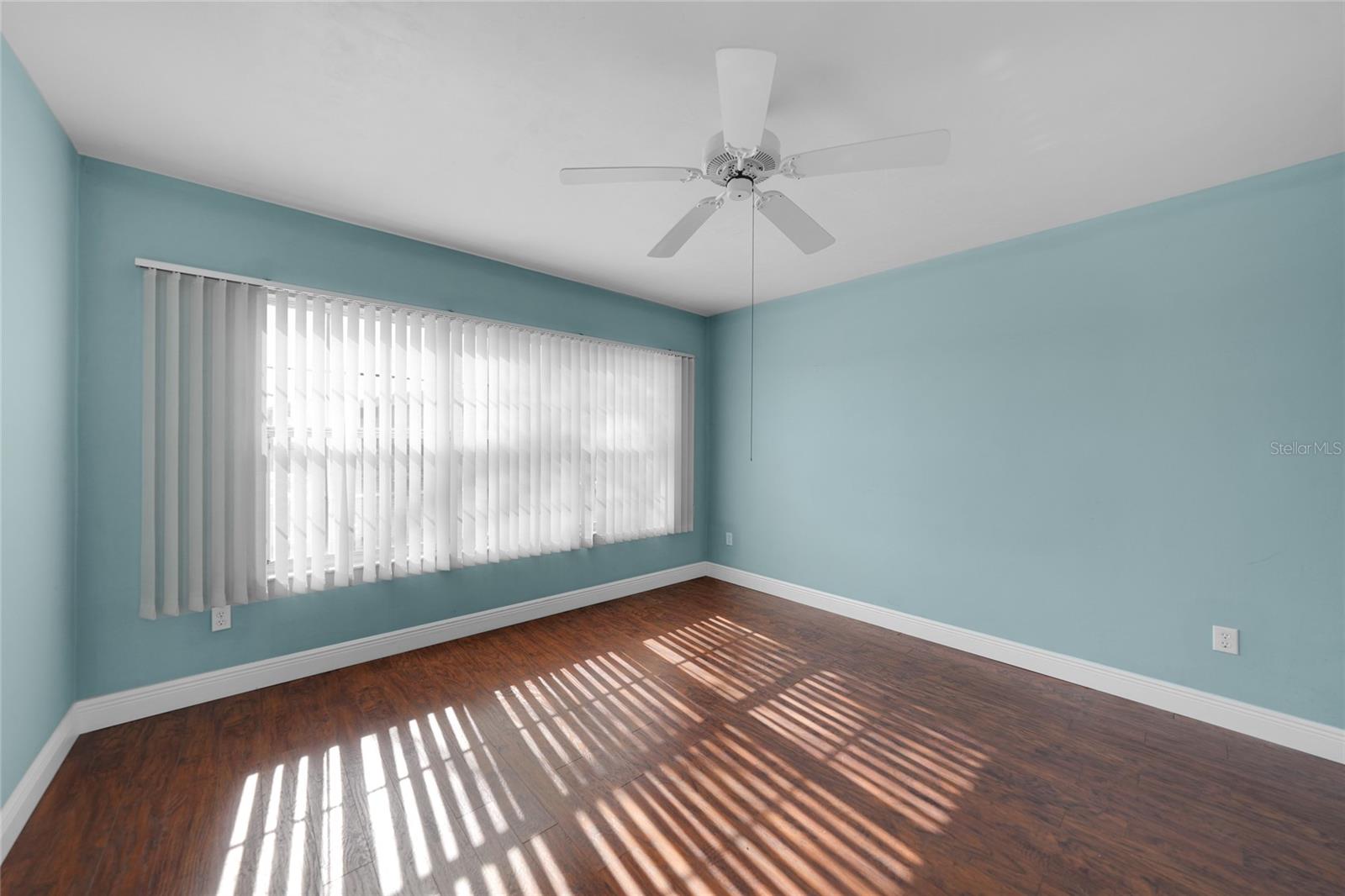 NORTH SHORE/KINGSWAY - Residential