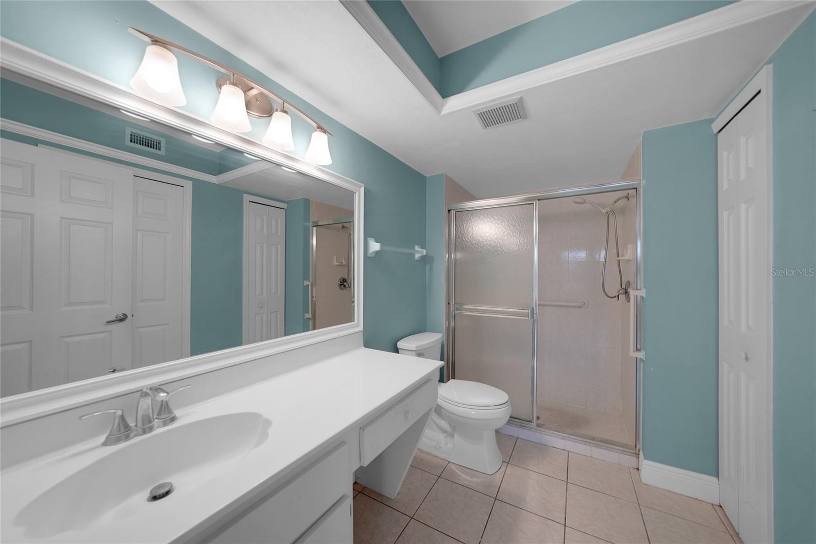 NORTH SHORE/KINGSWAY - Residential