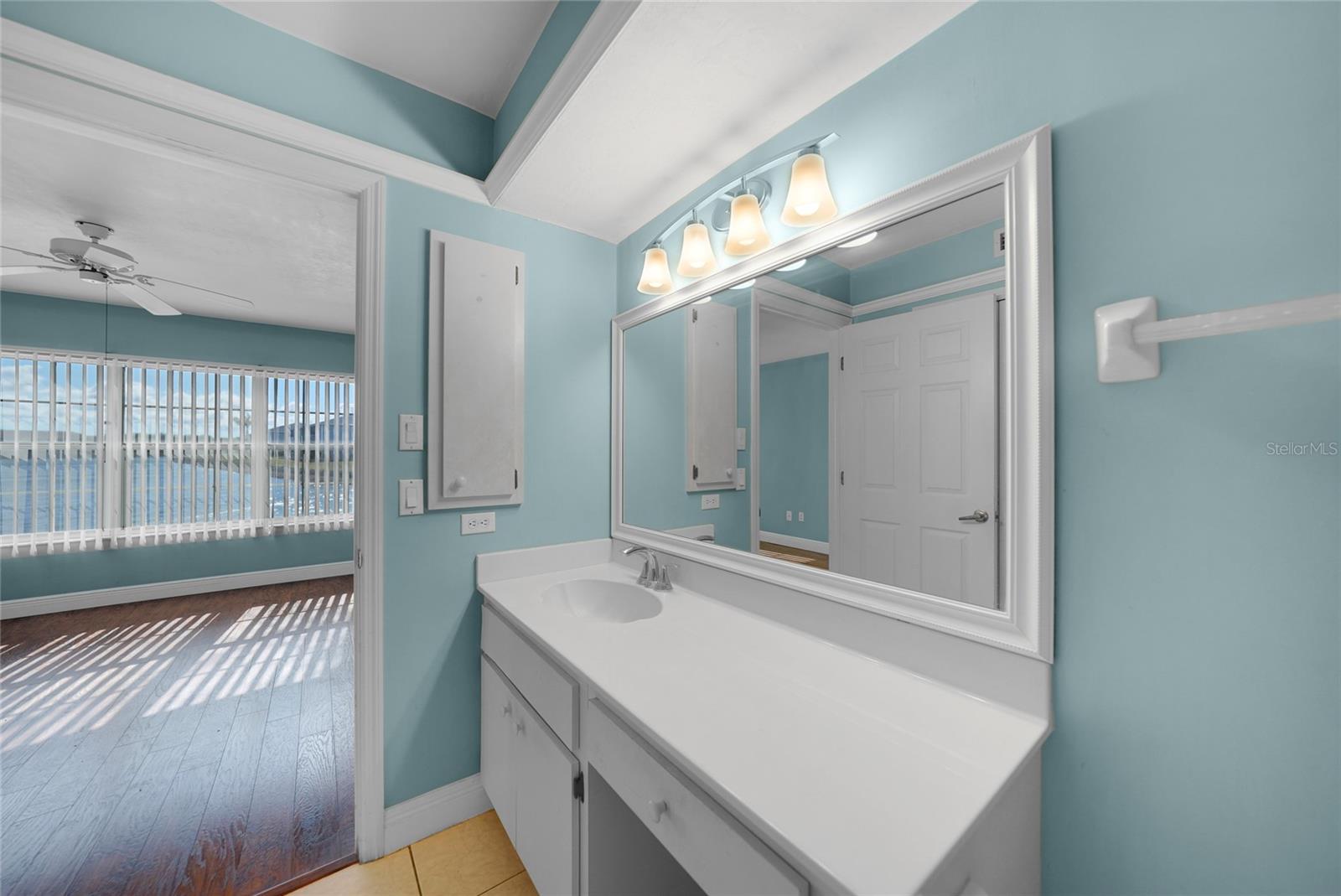 NORTH SHORE/KINGSWAY - Residential