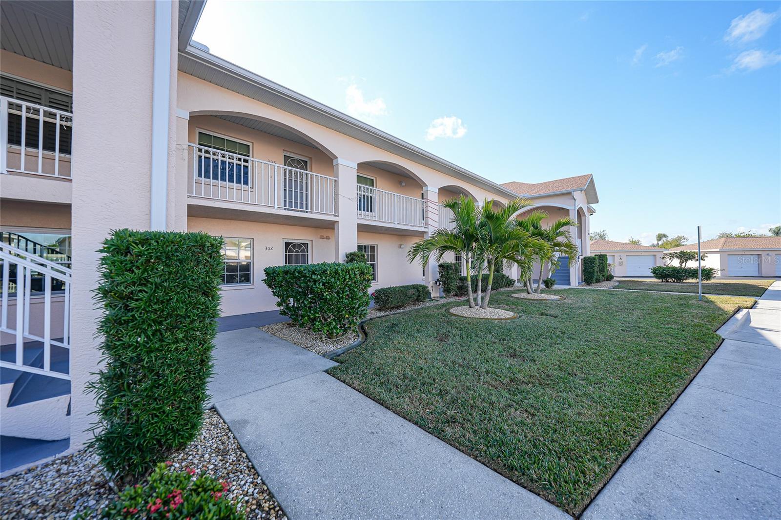 NORTH SHORE/KINGSWAY - Residential