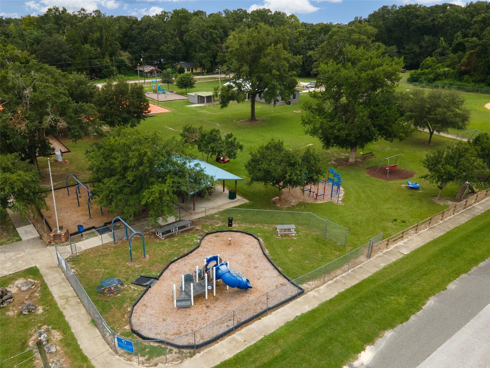 G M WHETSTONE ESTATE ADD TO H S - Residential