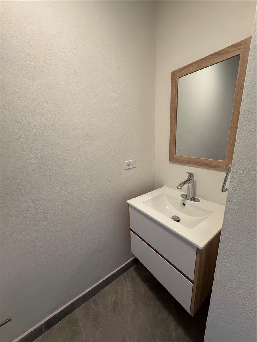 59 KINGS COURT 503