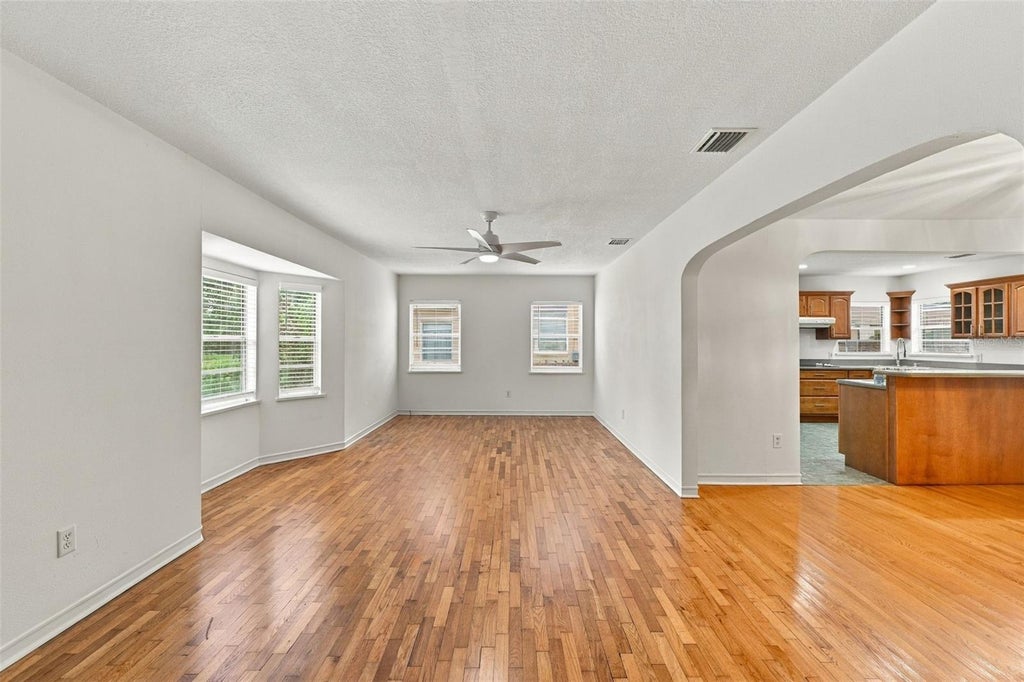 Photo of 212 S Bradford Avenue, Tampa, FL 33609 (MLS # TB8556812)