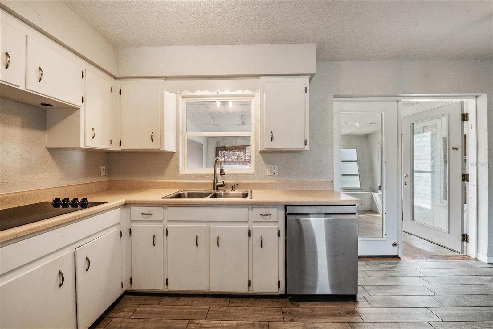 WHITE WOOD TERRACE - Residential