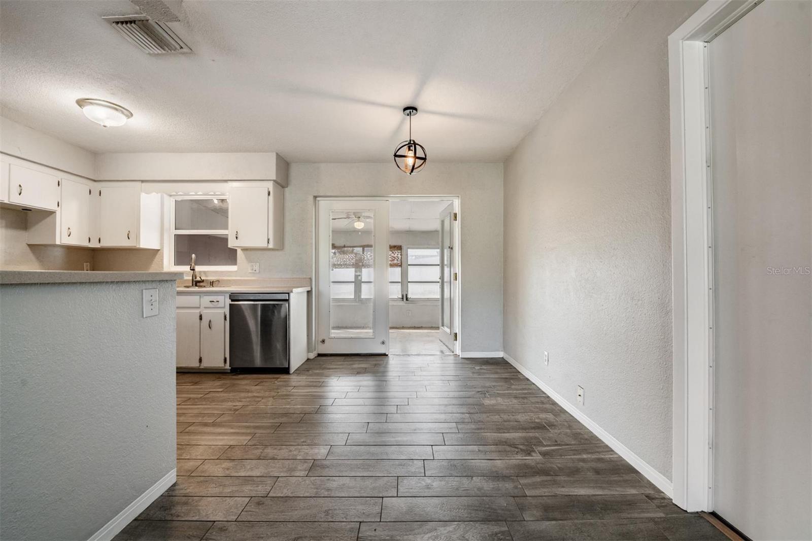 WHITE WOOD TERRACE - Residential