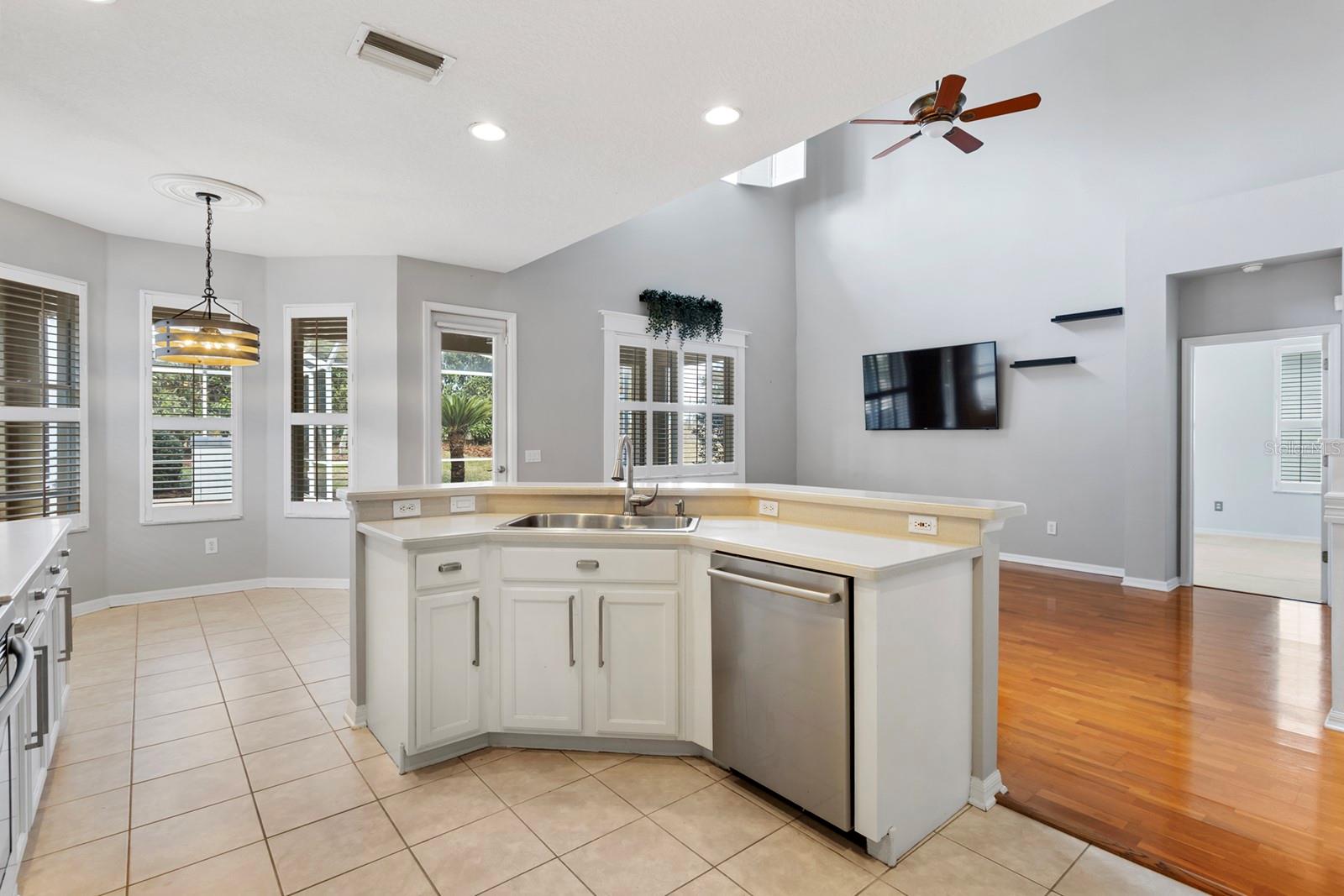 RIVER HILLS COUNTRY CLUB PARCE - Residential