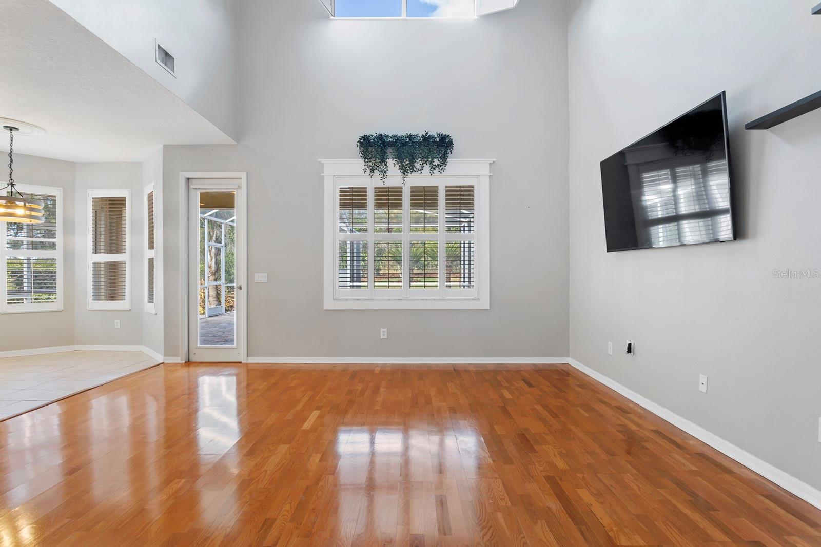 RIVER HILLS COUNTRY CLUB PARCE - Residential