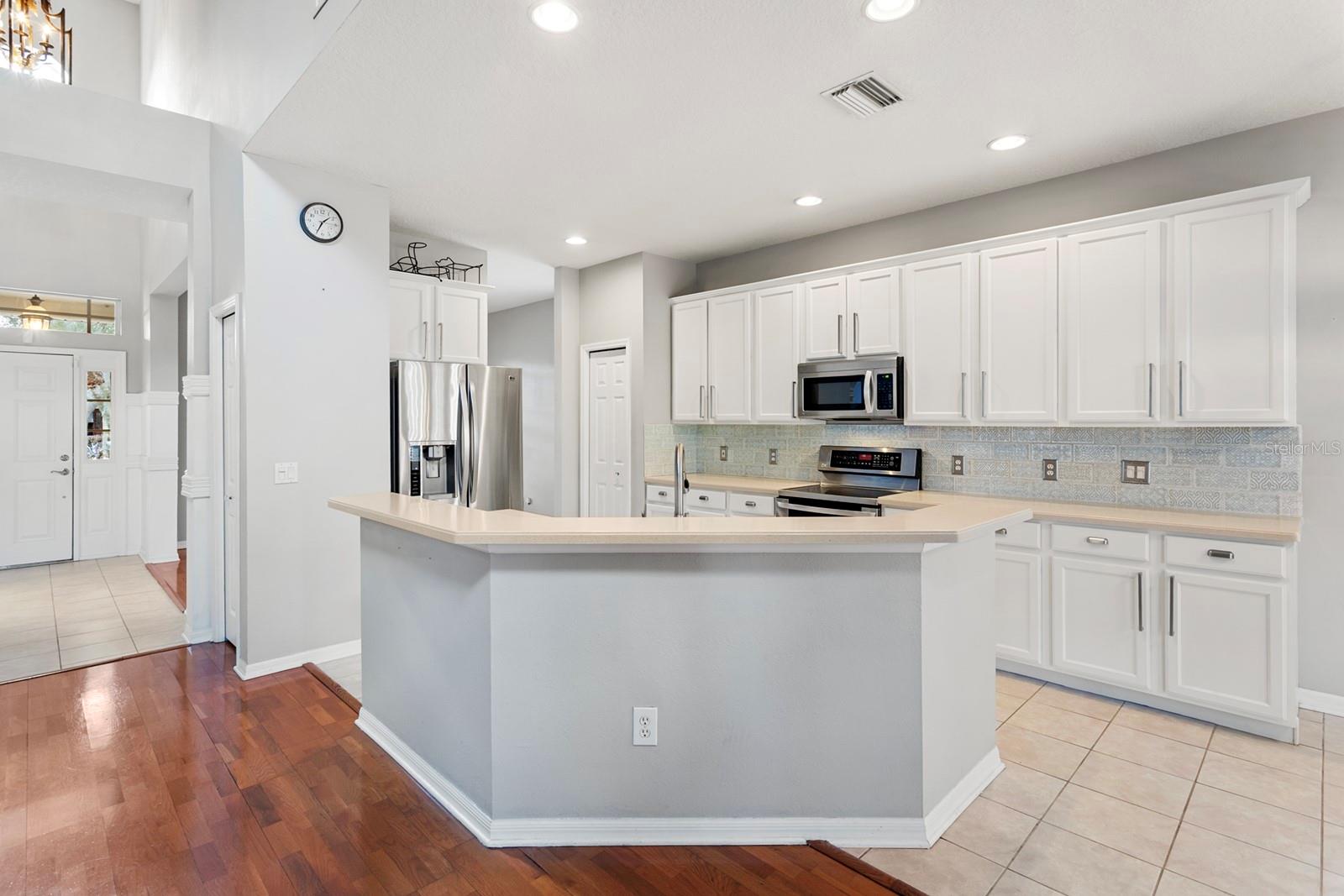 RIVER HILLS COUNTRY CLUB PARCE - Residential