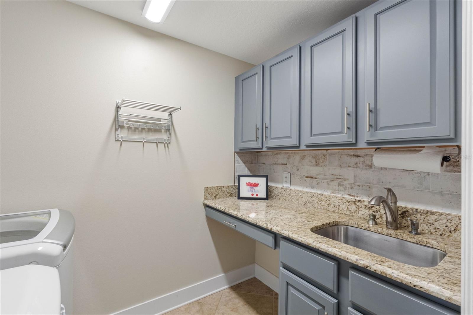 BAYS END - Residential