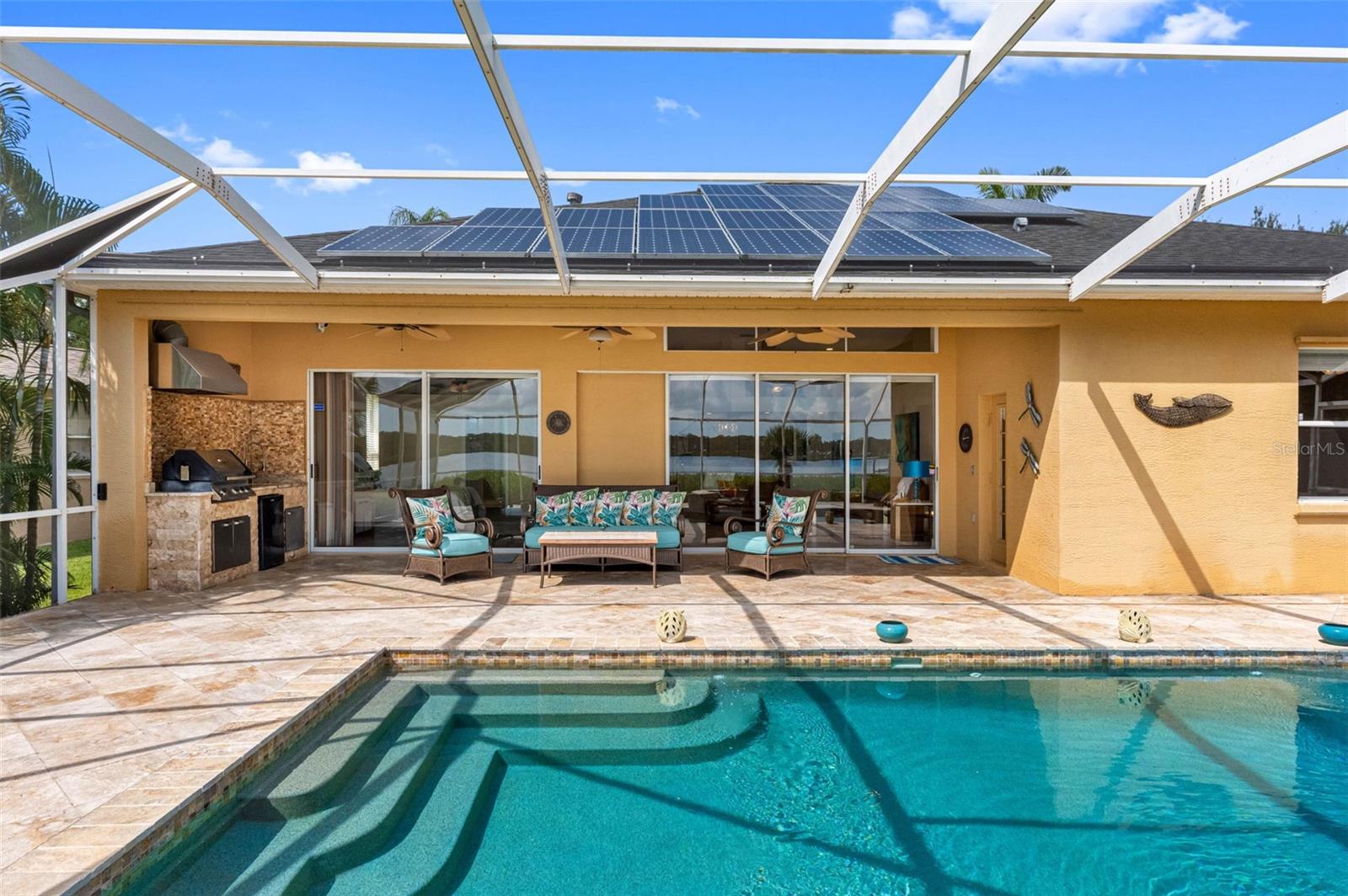 BAYS END - Residential