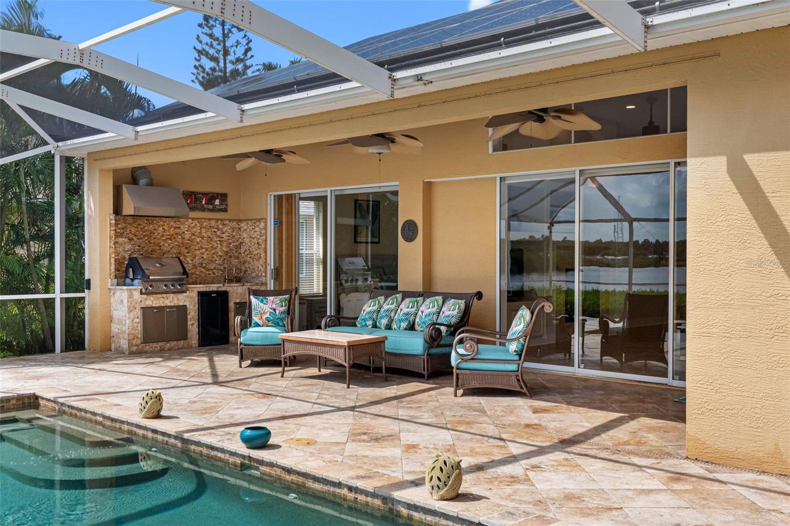 BAYS END - Residential