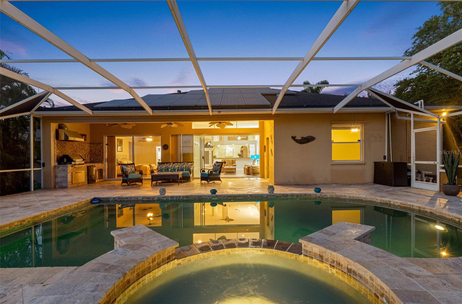 BAYS END - Residential