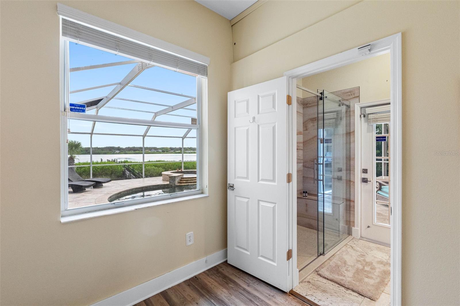 BAYS END - Residential