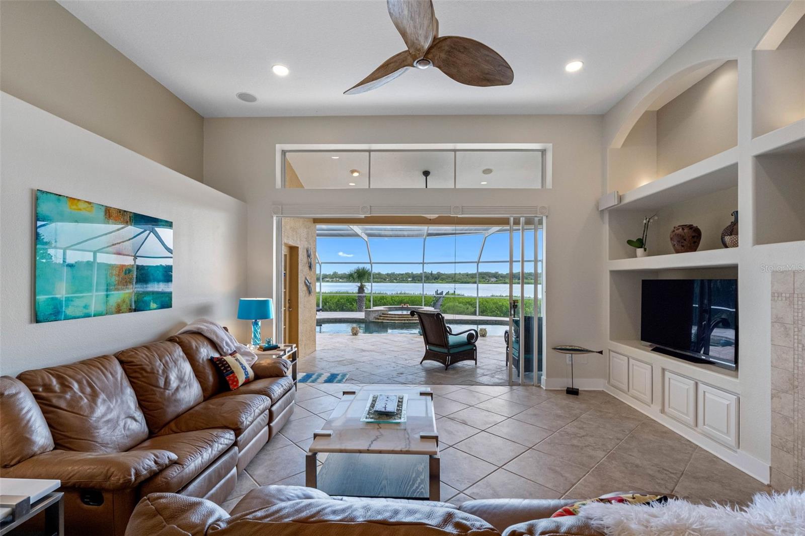 BAYS END - Residential