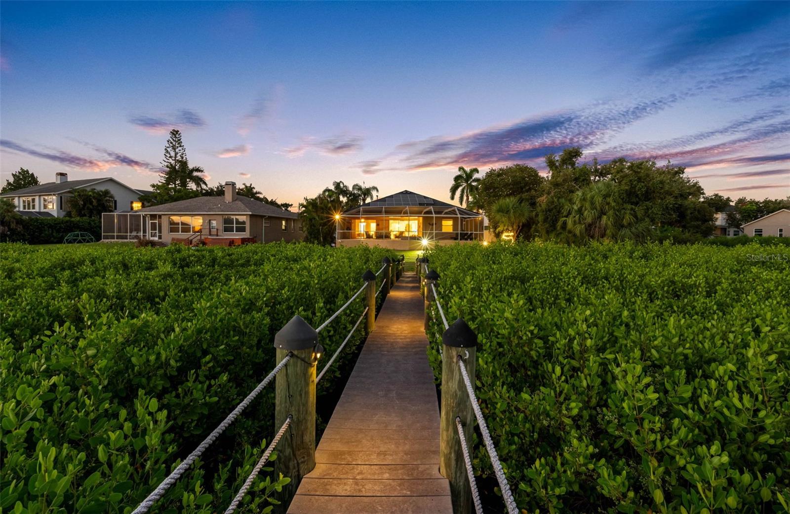 BAYS END - Residential