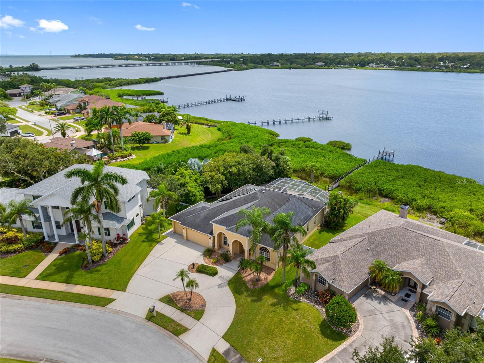 BAYS END - Residential