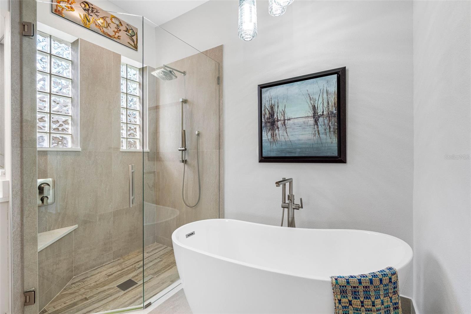 BAYS END - Residential