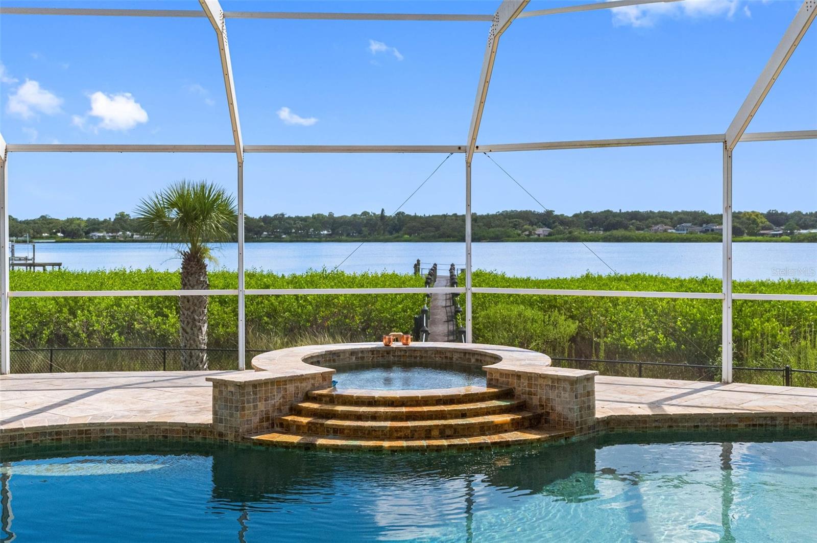 BAYS END - Residential